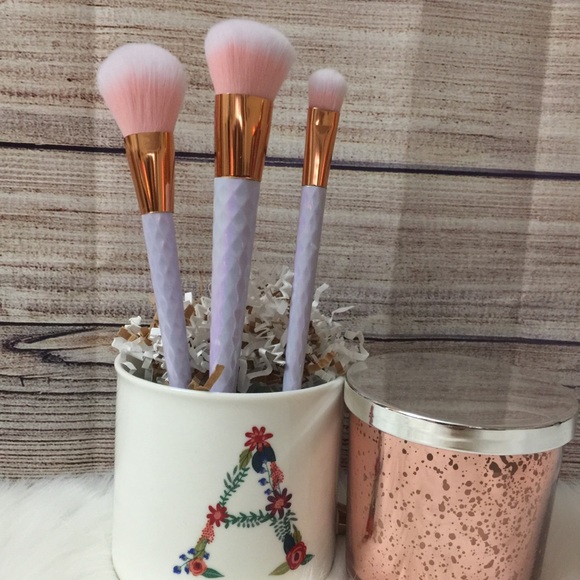 NEW Unicornesque MakeUp Brushes 3 piece set - Picture 6 of 8